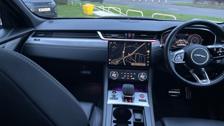 Jaguar F-Pace 2.0 P400e R-Dynamic SE 5dr Auto AWD Estate